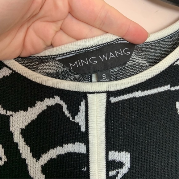 NWT New Ming Wang Black and White Abstract Print Pleated Soft Knit Dress Size S - Picture 4 of 5